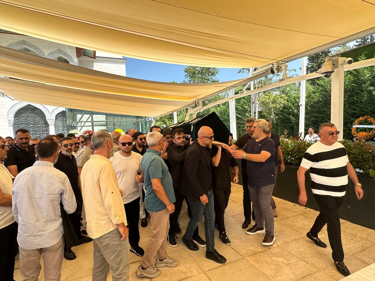 Mustafa Nihat Yükselir'e son veda... Göz yaşları ve dualarla uğurlandı 10