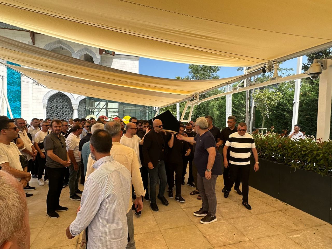 Mustafa Nihat Yükselir'e son veda... Göz yaşları ve dualarla uğurlandı 3