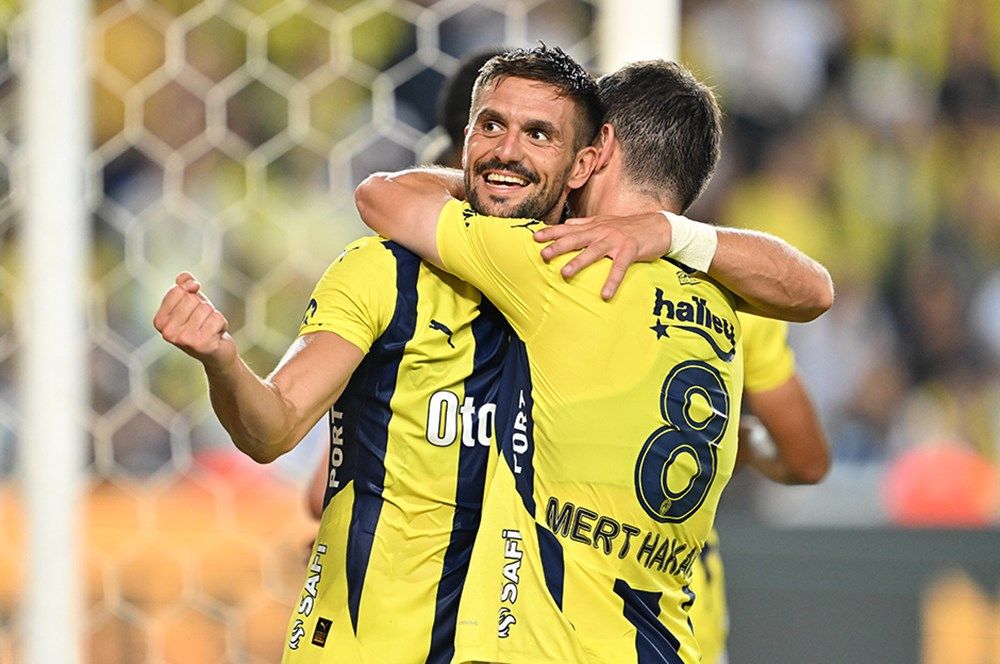 Fenerbahçe'de Cengiz Ünder'den sonra bir ismin daha üzeri çizildi! İsmail Kartal döneminde gelmişti, gönderilmesine karar verildi 8