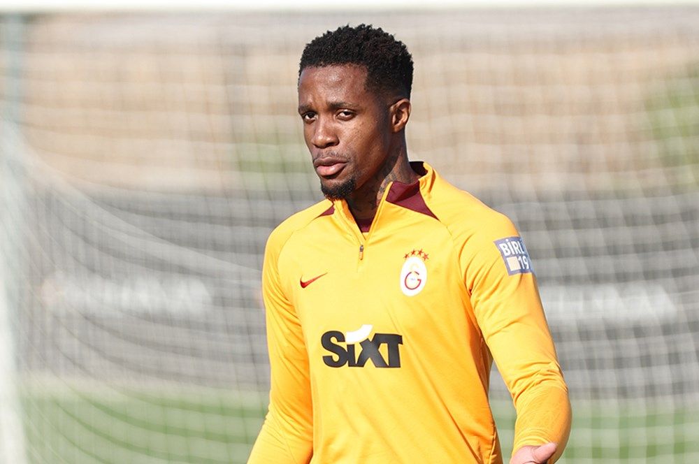 Galatasaray'da Süper Kupa faciası taşları yerinden oynattı! Okan Buruk daha fazla dayanamadı ve yönetime gönderilmesi için rapor verdi: Artık sabrı taştı 10