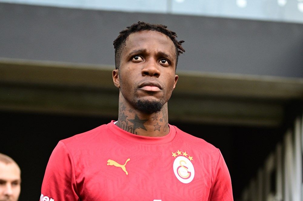 Galatasaray'da Süper Kupa faciası taşları yerinden oynattı! Okan Buruk daha fazla dayanamadı ve yönetime gönderilmesi için rapor verdi: Artık sabrı taştı 9