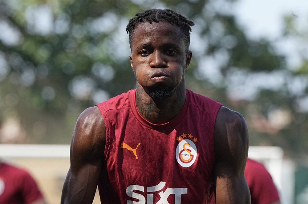 Galatasaray'da Süper Kupa faciası taşları yerinden oynattı! Okan Buruk daha fazla dayanamadı ve yönetime gönderilmesi için rapor verdi: Artık sabrı taştı 4