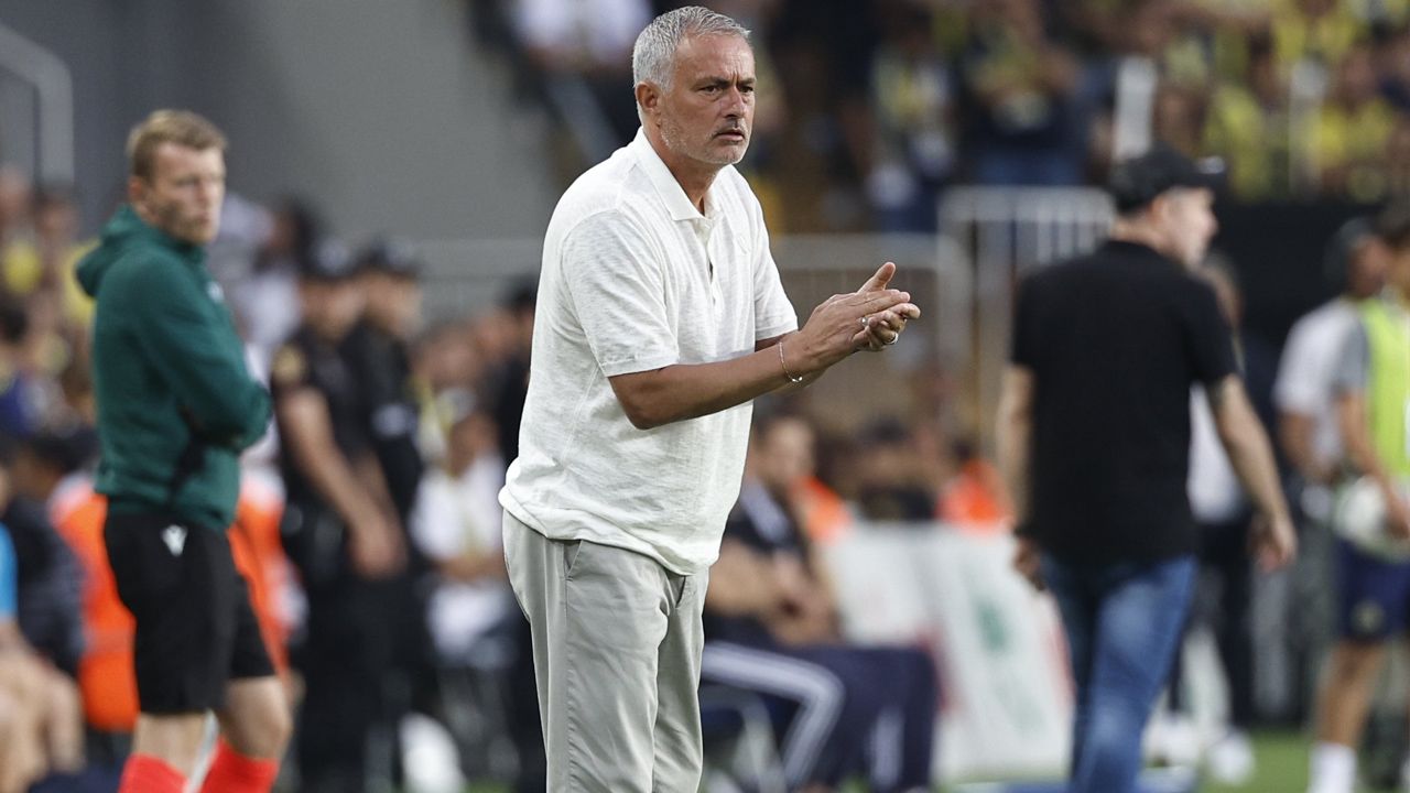 Fenerbahçe'nin Lille maçı ilk 11'i belli oldu! Jose Mourinho Ferdi Kadıoğlu için kararını verdi: Herkesin gözü yeni transferdeydi 2