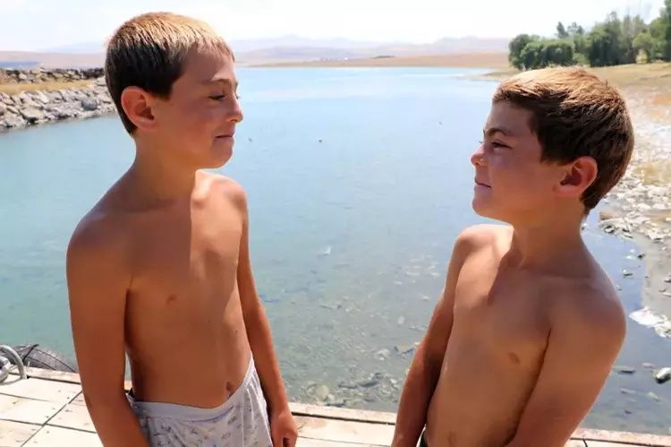 Van Gölü'ne giren esmer çocuklar sarışın oluyor! Nedeni şoke etti... 7