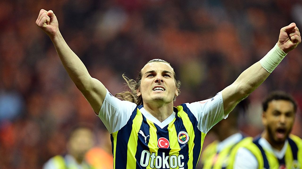 Fenerbahçe'nin Adana Demirspor maçı ilk 11'i belli oldu! Jose Mourinho'dan İrfan Can Kahveci sürprizi: Sezonu bu kadroyla açıyorlar 5