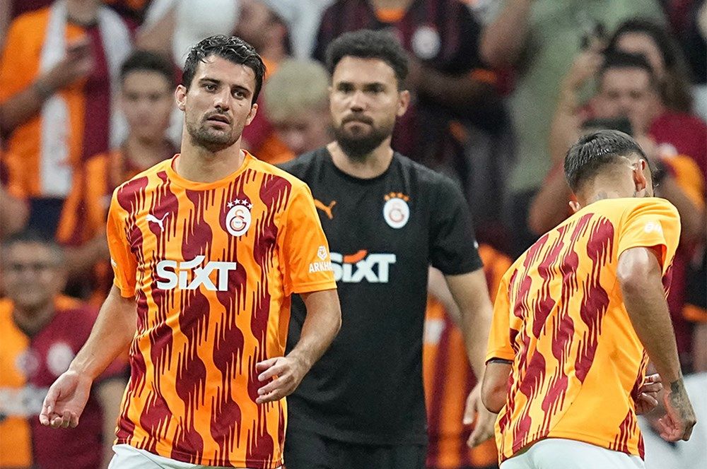 Okan Buruk 3 oyuncunun biletini kesti! Wilfried Zaha ile beraber onlar da gidiyor: Galatasaray'ın son maçına ilk 11'de çıkmışlardı 7