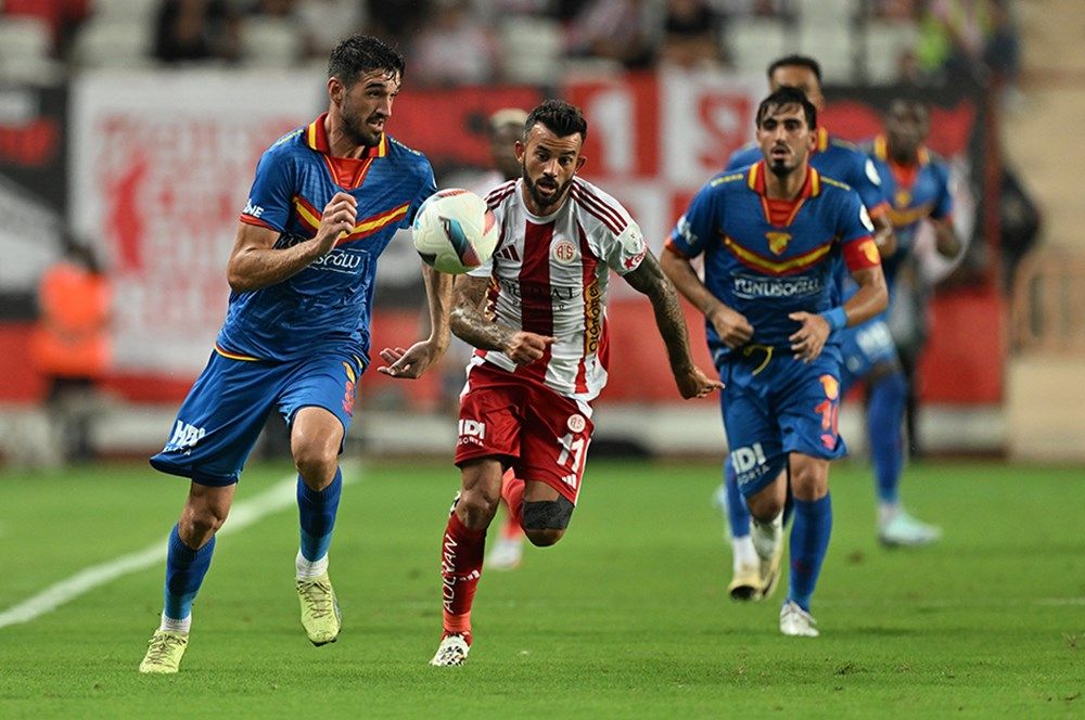 Süper Lig'in şampiyonu Fenerbahçe olacak! Küme düşecek dört takım: Gaziantep FK, Adana Demirspor, Göztepe ve Bodrumspor... 5