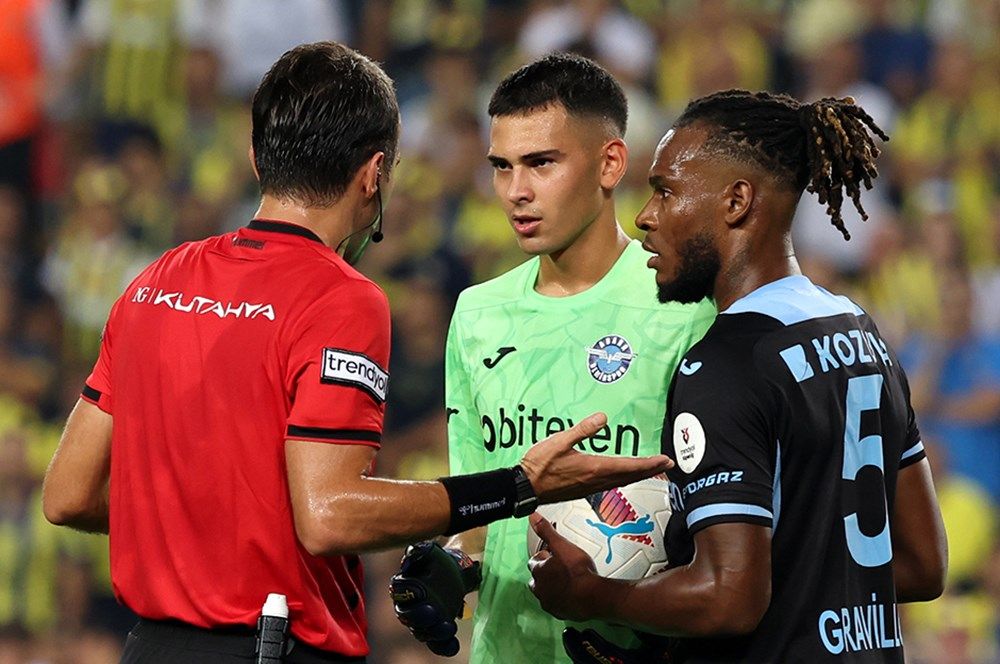 Süper Lig'in şampiyonu Fenerbahçe olacak! Küme düşecek dört takım: Gaziantep FK, Adana Demirspor, Göztepe ve Bodrumspor... 4