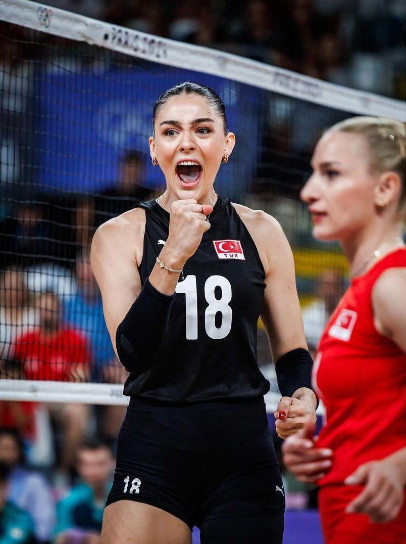 Zehra Güneş de bu listede! Paris 2024 Olimpiyat Oyunları'na güzellikleriyle damga vuran 11 kadın sporcu sosyal medyayı yıktı geçti: Milyonlarca kez görüntülendi 1