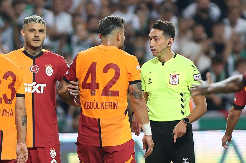 Ahmet Çakar: “Kerem Demirbay’ın hareketi tartışmasız kırmızı kart! Galatasaray mücadeleyi 10 kişi tamamlamalıydı! Cepheden rakibin diz kapağına vuruyor…” 7