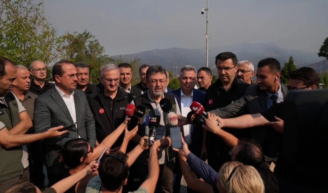İzmir orman yangını 2. gününde! Bakan Yumaklı: Şehri ilgilendiren bir husus kalmadı 4
