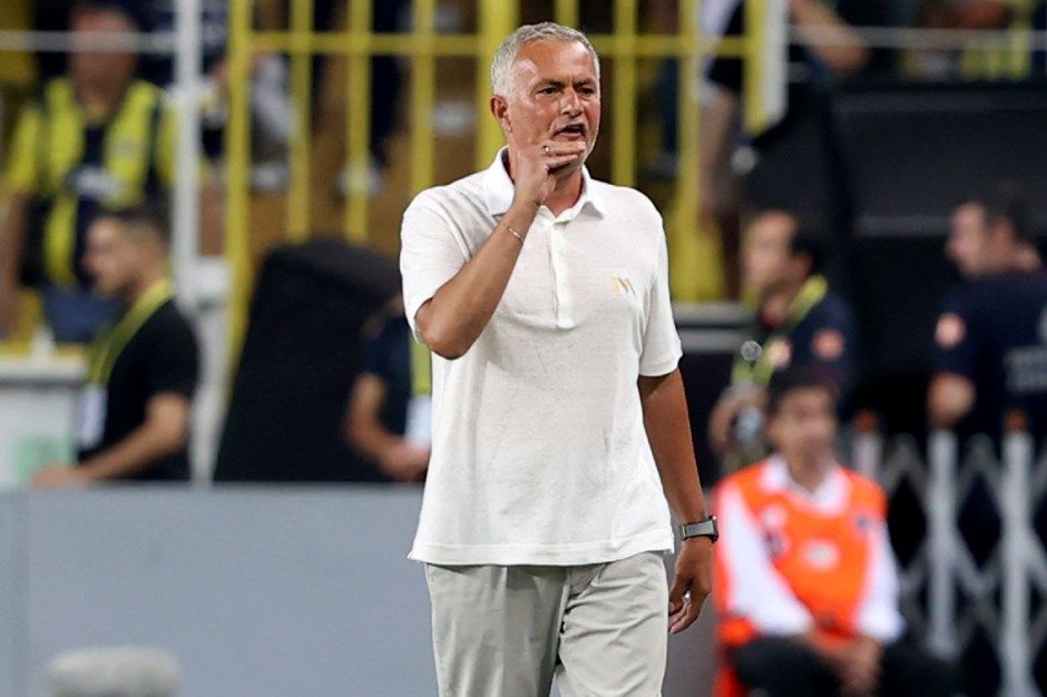 Jose Mourinho 8 futbolcunun üzeri çizdi: Fenerbahçe'de 17 milyon euroluk operasyon! 3