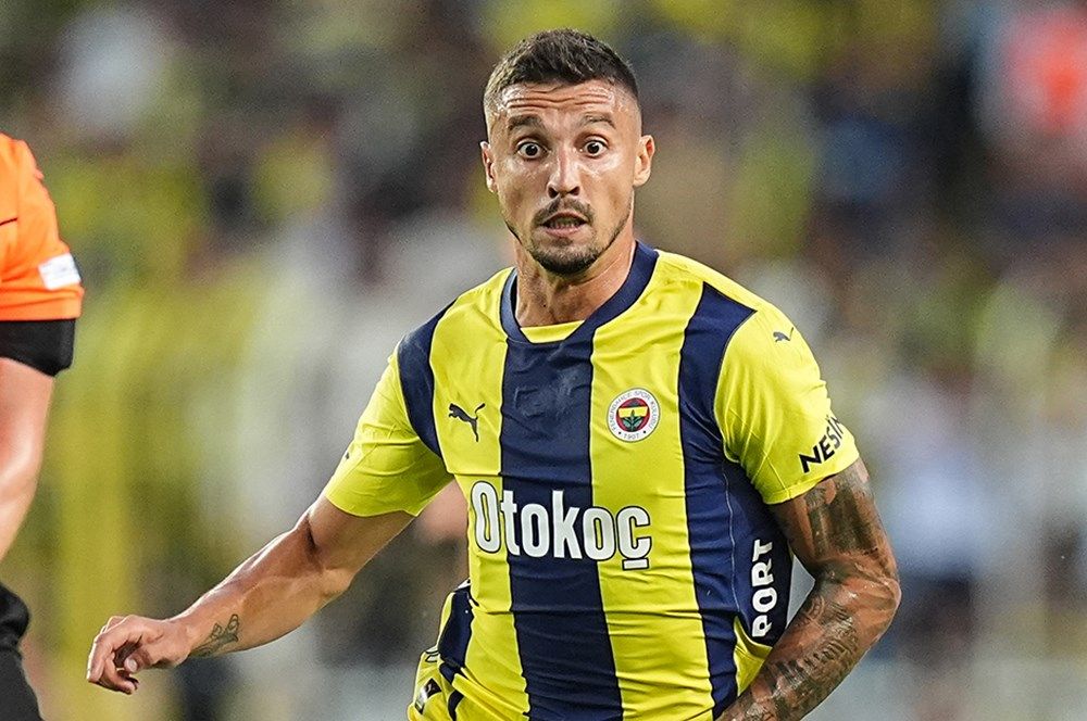Jose Mourinho 8 futbolcunun üzeri çizdi: Fenerbahçe'de 17 milyon euroluk operasyon! 7