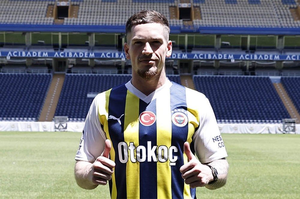 Jose Mourinho 8 futbolcunun üzeri çizdi: Fenerbahçe'de 17 milyon euroluk operasyon! 10