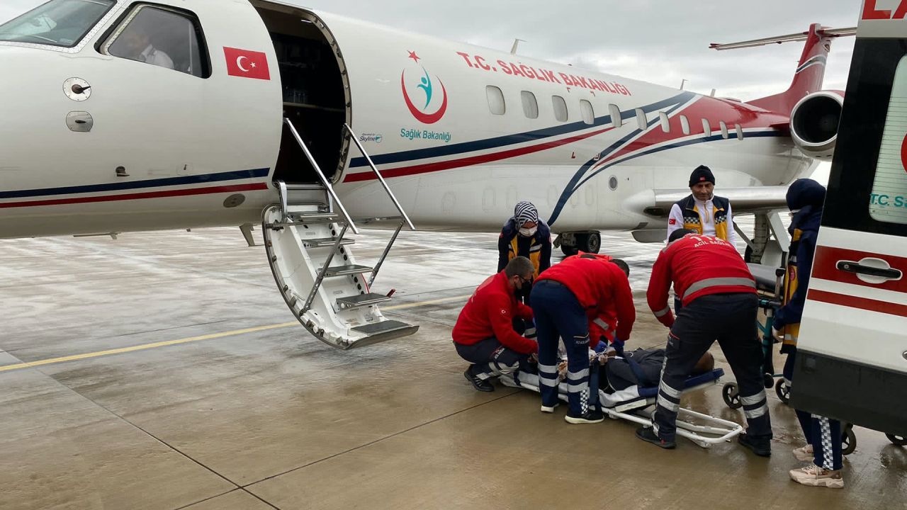 Hiçbir vatandaşını zorda bırakmadı... Türkiye'nin hafızalara kazınan ambulans uçak operasyonları! 14