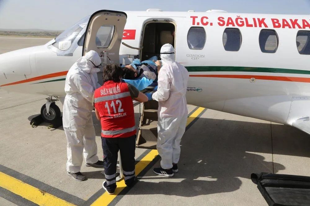 Hiçbir vatandaşını zorda bırakmadı... Türkiye'nin hafızalara kazınan ambulans uçak operasyonları! 7
