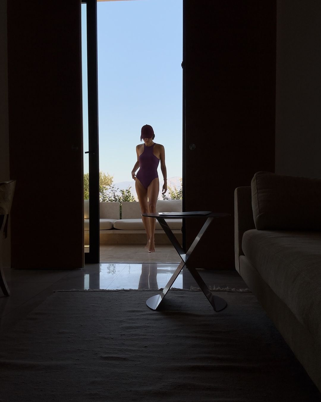 Hande Erçel, bikini ve mayolu pozlarıyla sosyal medyayı salladı 9