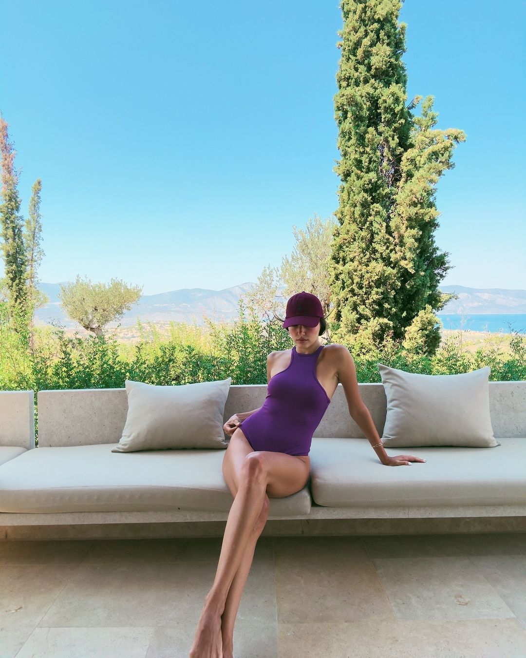 Hande Erçel, bikini ve mayolu pozlarıyla sosyal medyayı salladı 12