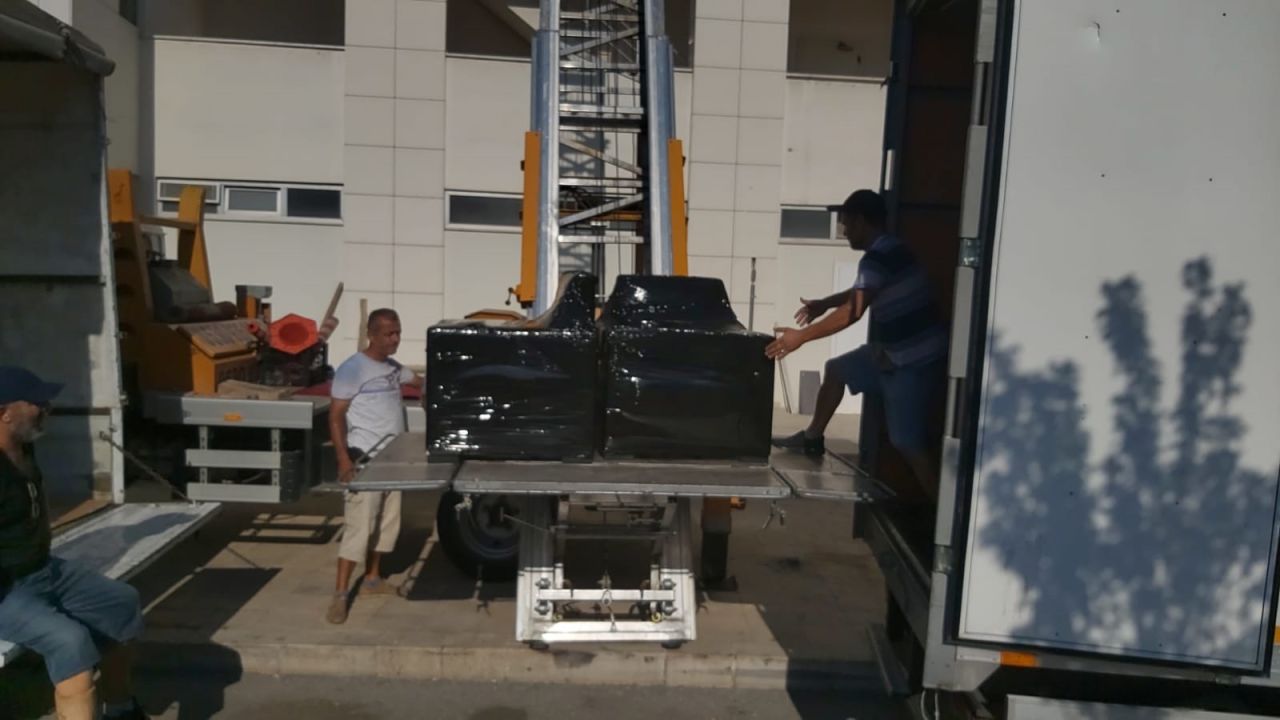 CHP'li belediyeye haciz şoku! Belediye Başkanının makam odasındaki eşyalar alındı 3
