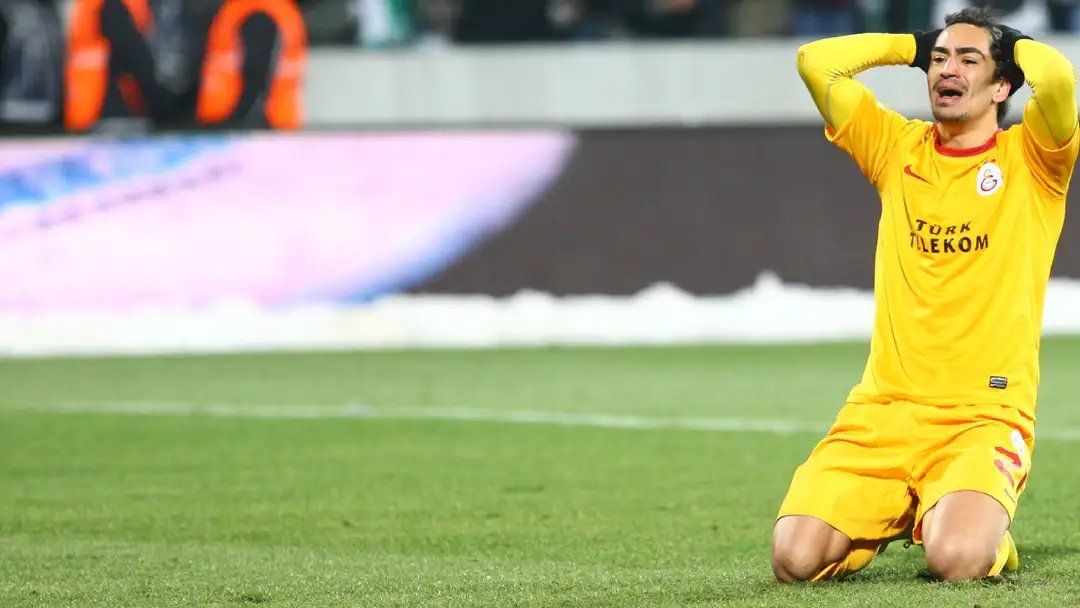 Galatasaray'ın aldığına bin pişman olduğu futbolcular! Her biri büyük umutlarla gelmişti, taraftarlara saç baş yoldurdular: Bazıları maça bile çıkmadan kaçtı 9