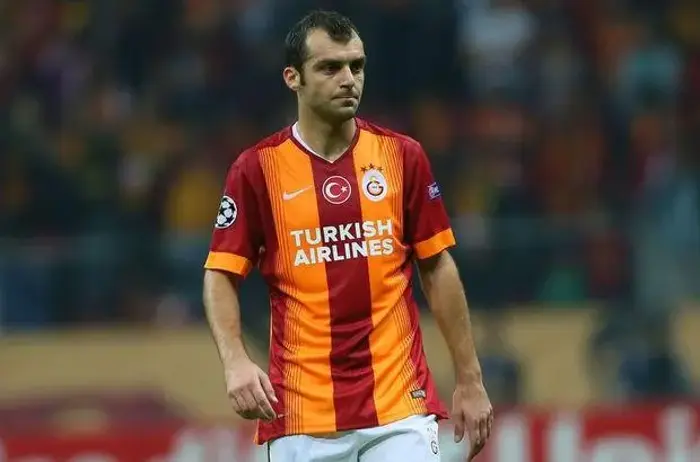 Galatasaray'ın aldığına bin pişman olduğu futbolcular! Her biri büyük umutlarla gelmişti, taraftarlara saç baş yoldurdular: Bazıları maça bile çıkmadan kaçtı 1