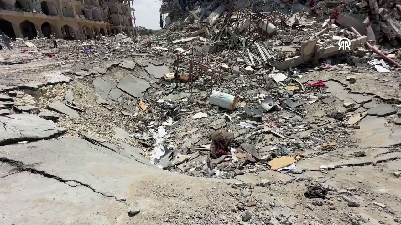 İsrail ordusunun Han Yunus'un kuzeyinden çekilmesi sonrası yıkımın boyutu ortaya çıktı 1
