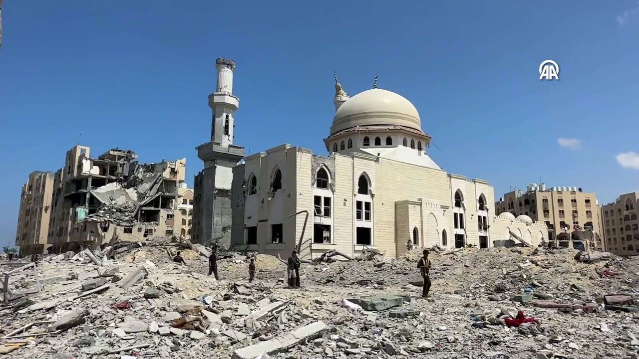 İsrail ordusunun Han Yunus'un kuzeyinden çekilmesi sonrası yıkımın boyutu ortaya çıktı 10