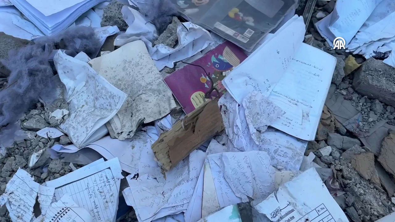 İsrail ordusunun Han Yunus'un kuzeyinden çekilmesi sonrası yıkımın boyutu ortaya çıktı 13