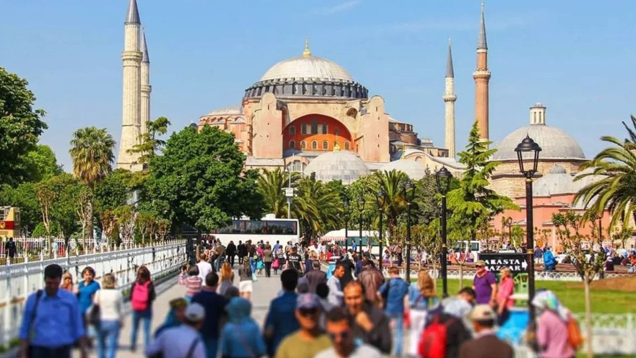 Rekor kırıldı! Bakanlık açıkladı! İşte İstanbul'a gelen turist sayısı! 4