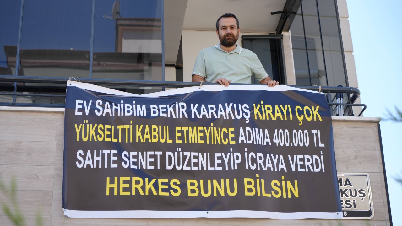 Ev sahibinden kiracısına akılalmaz kumpas! İsyan etti balkonuna pankart astı 1