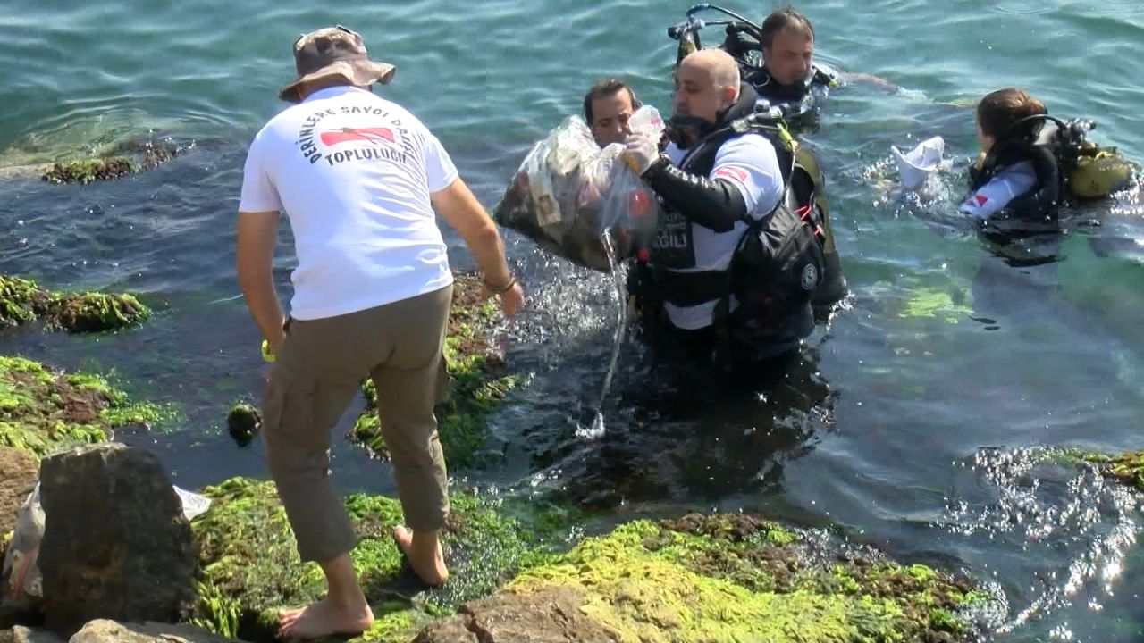 İstanbul'da deniz temizliği! Çöplerin arasından tarihi eser çıktı! 5