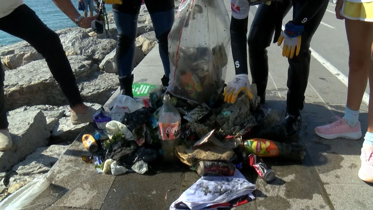 İstanbul'da deniz temizliği! Çöplerin arasından tarihi eser çıktı! 7