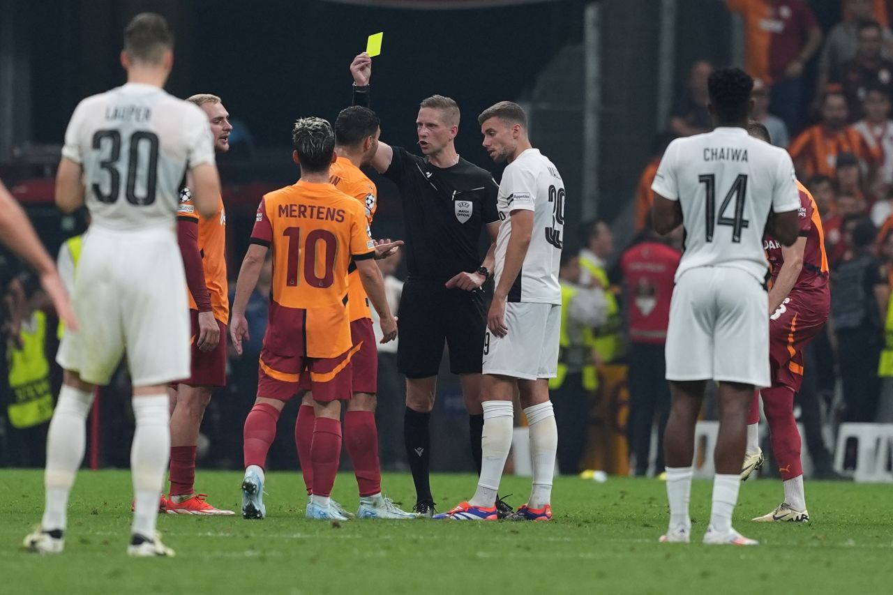 Young Boys maçından sonra Okan Buruk’a tepkiler çığ gibi büyüdü! İstifa çağrısı olay oldu 10