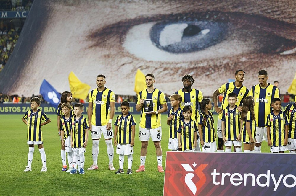 Fenerbahçeli taraftarlardan 30 Ağustos'a özel koreografi! 6
