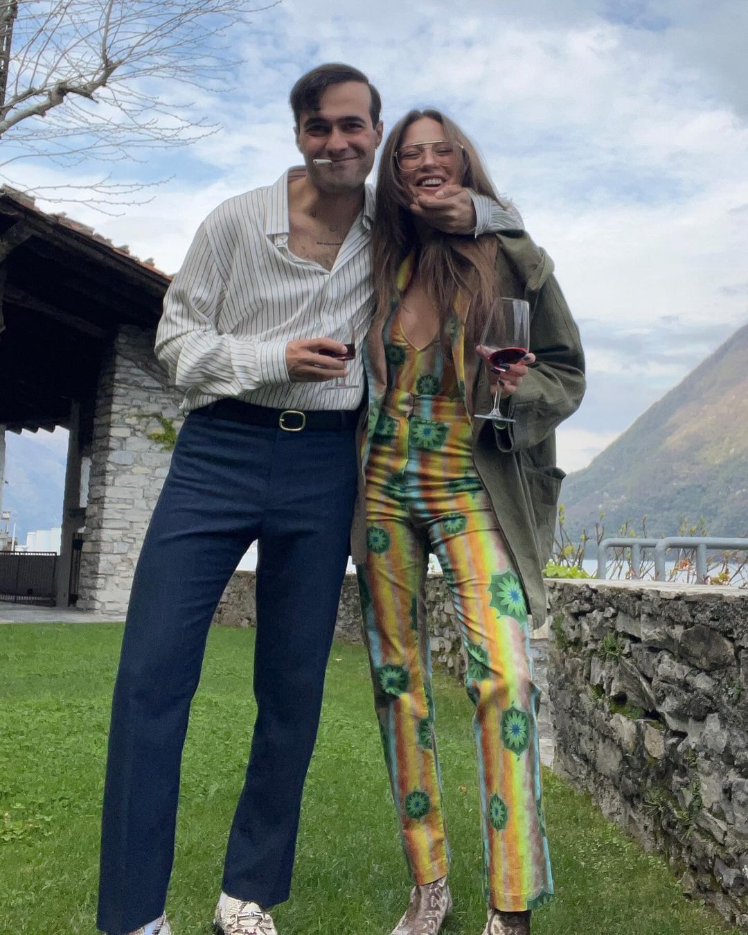 Serenay Sarıkaya ve Mert Demir çiftinden ilk fotoğraf geldi! 5