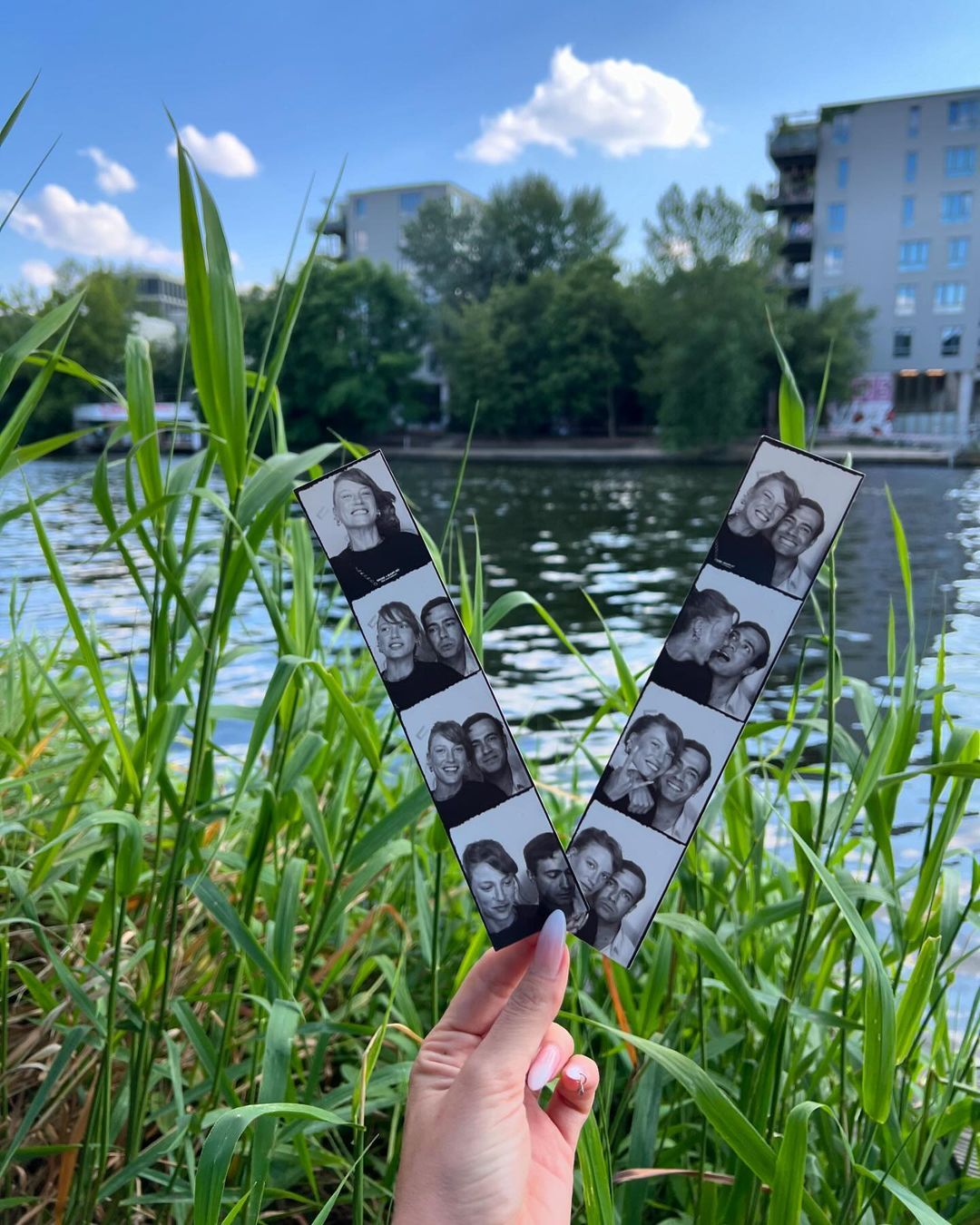 Serenay Sarıkaya ve Mert Demir çiftinden ilk fotoğraf geldi! 9
