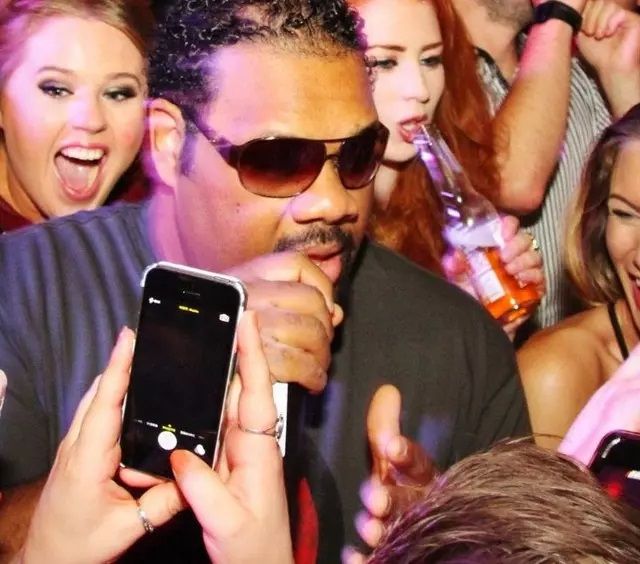 Konser sırasında fenalaşıp yere düştü! Ünlü rapçi Fatman Scoop hayatını kaybetti 2