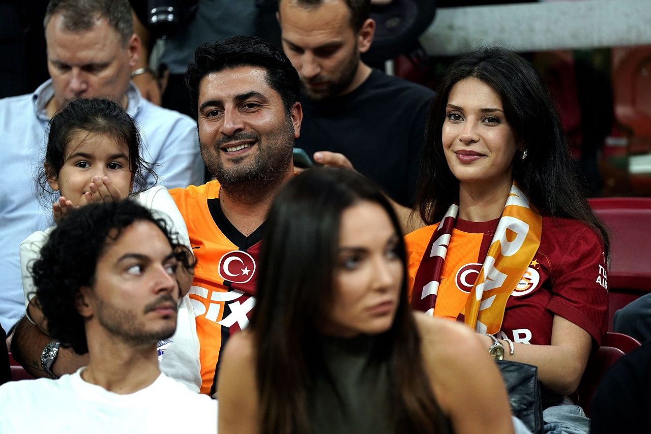 Galatasaraylı Lucas Torreira ve Devrim Özkan aşka geldi! 4