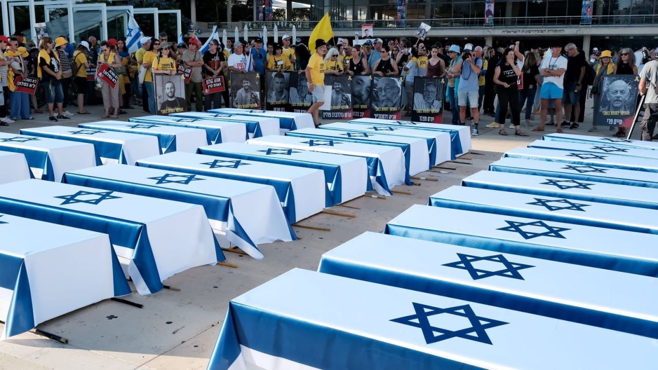Tel Aviv’de hükümet karşıtı protestolar 5’inci gününde: Terörist ilan ettiler! 1