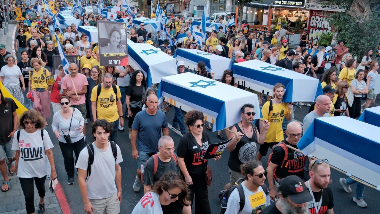 Tel Aviv’de hükümet karşıtı protestolar 5’inci gününde: Terörist ilan ettiler! 3