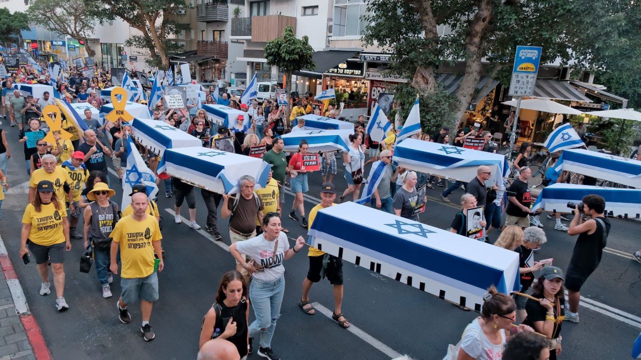 Tel Aviv’de hükümet karşıtı protestolar 5’inci gününde: Terörist ilan ettiler! 5