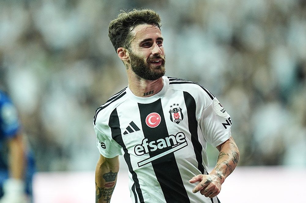 Beşiktaş'ta herkesi şaşkına çeviren olay ilk kez açıklandı: "Arabistan kulübü ile anlaştık, uçağa binmedi. Eyüpspor’la anlaştık, tesislerin arka kapısından kaçmış" 5