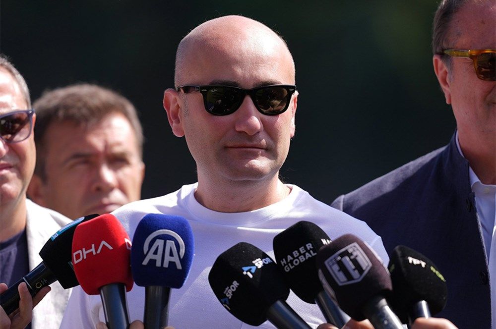 Beşiktaş'ta herkesi şaşkına çeviren olay ilk kez açıklandı: "Arabistan kulübü ile anlaştık, uçağa binmedi. Eyüpspor’la anlaştık, tesislerin arka kapısından kaçmış" 2