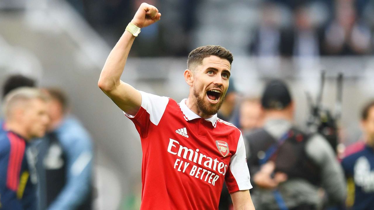 Dursun Özbek durdurulamıyor! Galatasaray’a bir dünya yıldızı daha geliyor: İngiliz basını transferi duyurdu! Aranan orta saha Arsenal’da bulundu 8