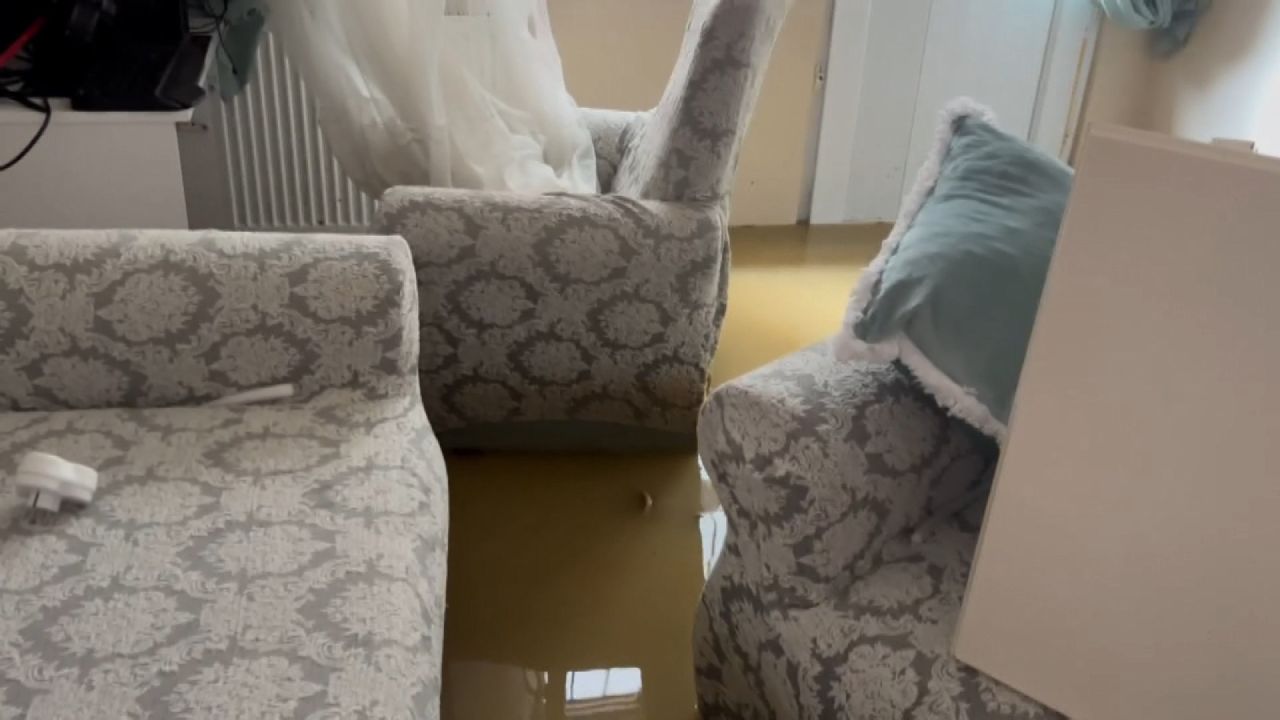 İstanbul'da sağanak: Yollar göle döndü, evleri su bastı 9