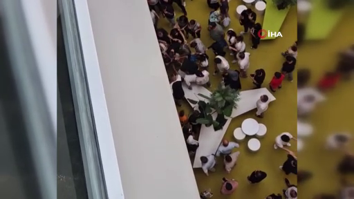 Marmara Forum AVM'de korkutan anlar! Vatandaşlar seferber oldu! 1