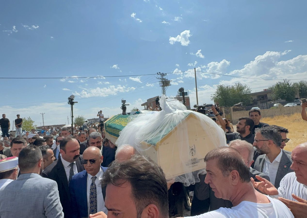 Narin'in ön otopsi belgesi: İç kanama yok, sol bacağı dizden kopuk, delici alet bulgusu saptanamadı 8