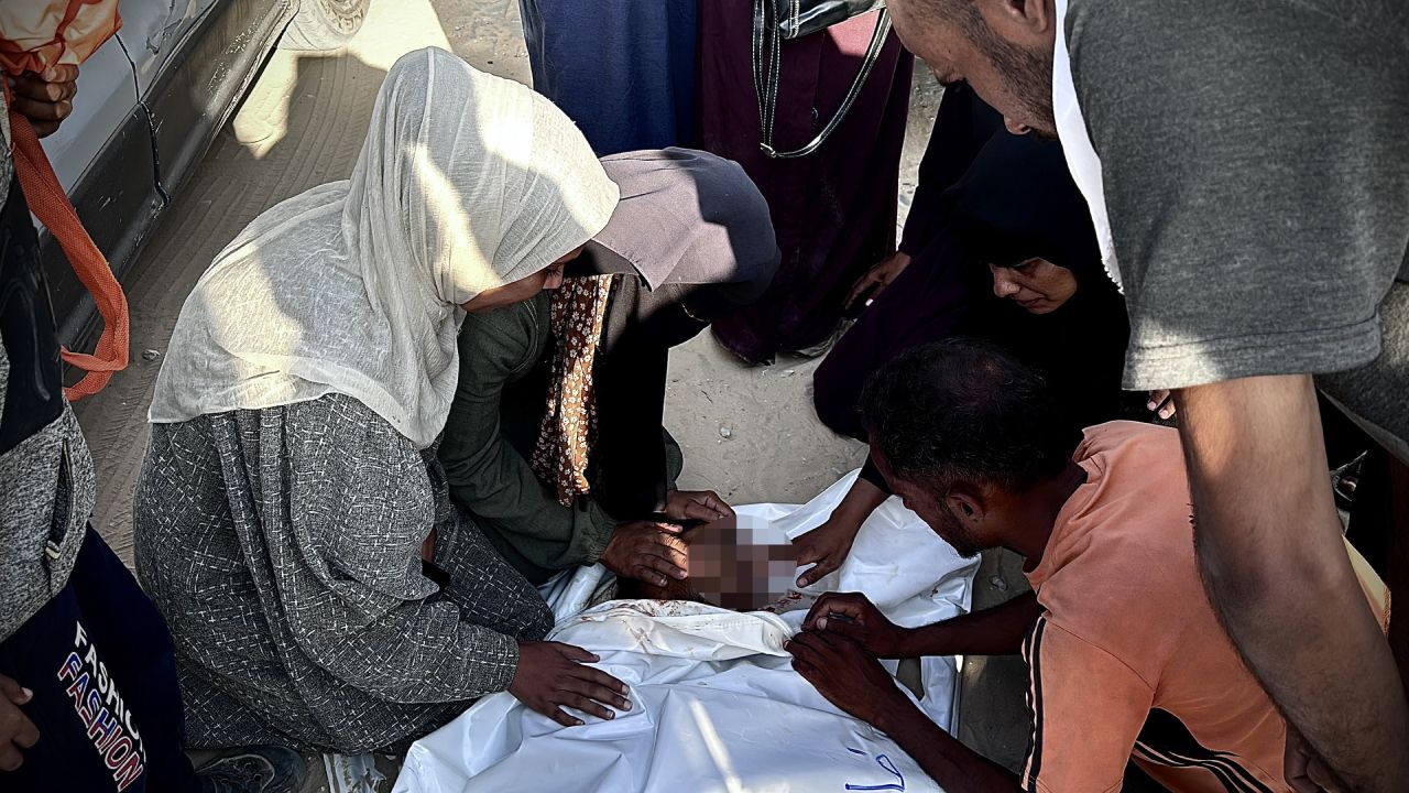 Çadırları füzelerle vuran İsrail, 7 Ekim'den beri Filistin'deki en büyük katliamı gerçekleştirdi 5