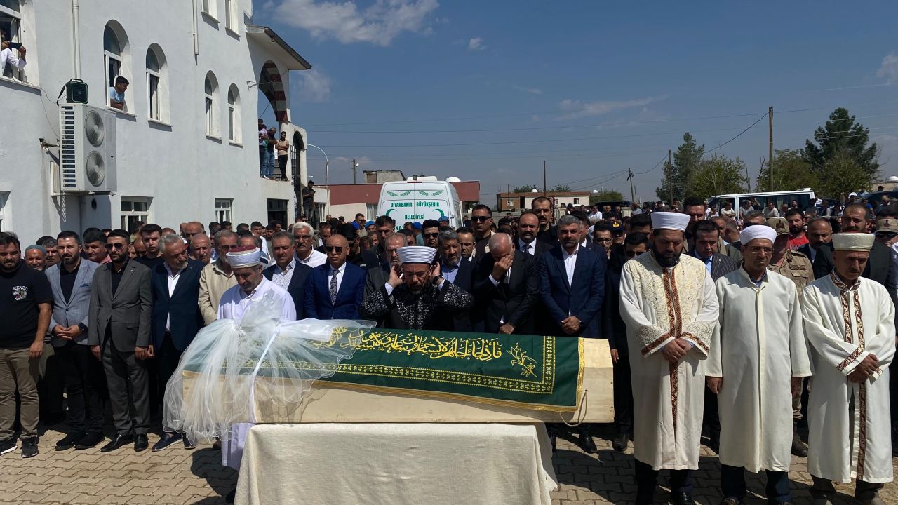 3 bakan Narin Güran'ın katledildiği köye gidiyor... 7