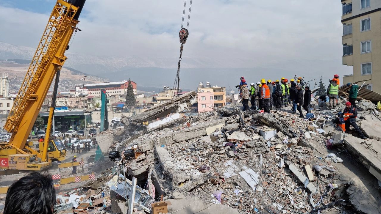 Palmiye Sitesi müteahhit Ali Babaoğlu'nun 5 binası daha yıkılmış! Evleri 273 kişiye mezar oldu 2